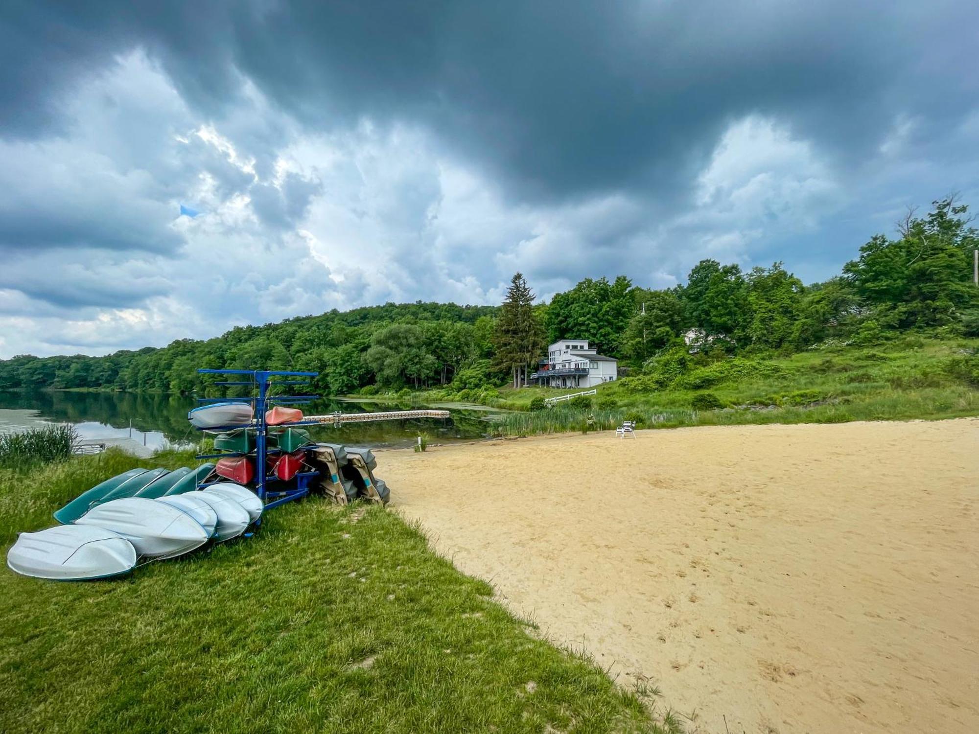 Unique Roundhouse: Hot Tub-Game Room-Firepit&More! Bushkill Dış mekan fotoğraf
