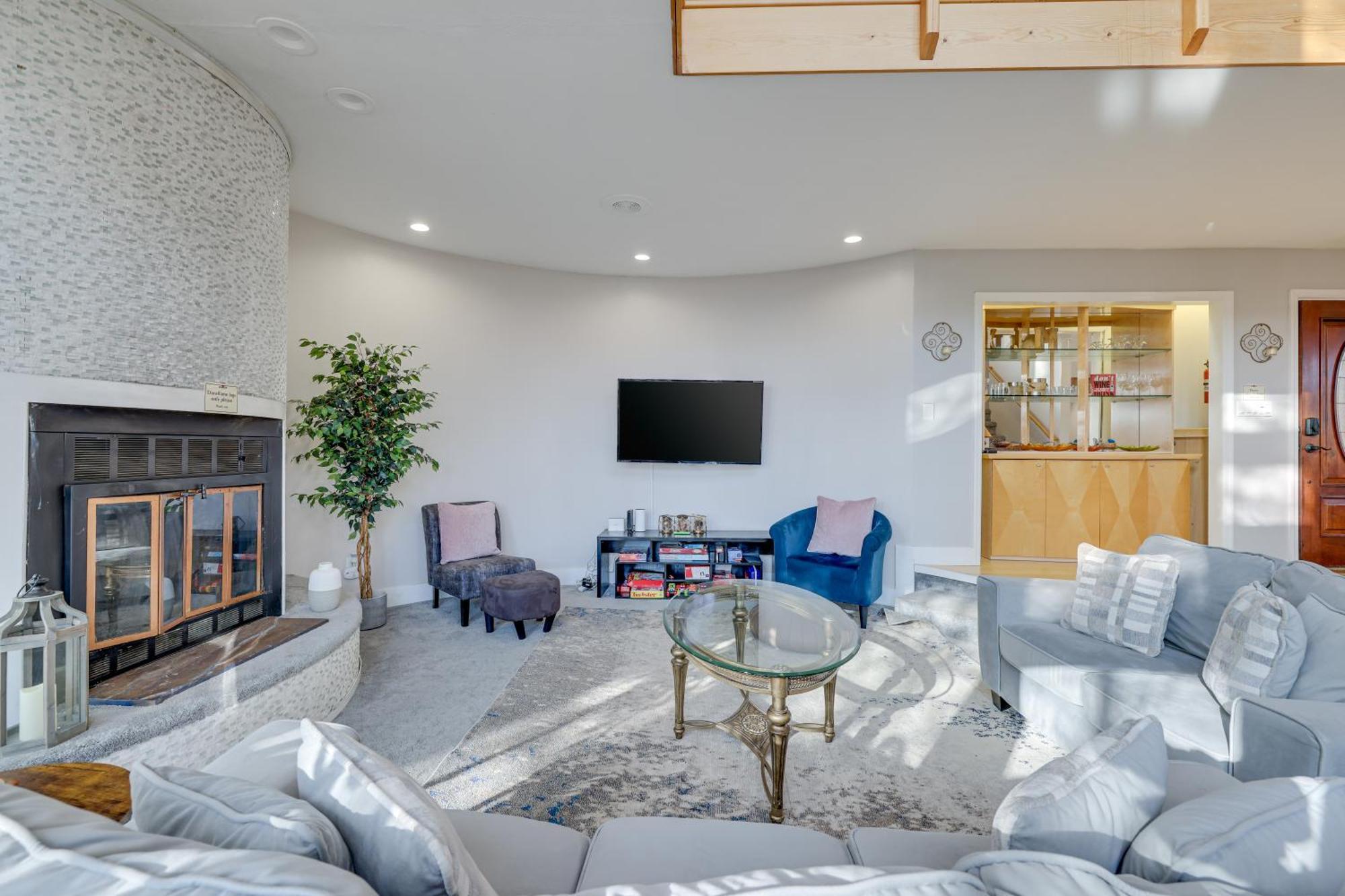 Unique Roundhouse: Hot Tub-Game Room-Firepit&More! Bushkill Dış mekan fotoğraf